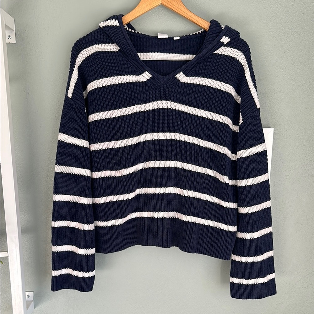 GAP cotton hooded beach sweater, fisherman knit v-neck, blue and white, medium